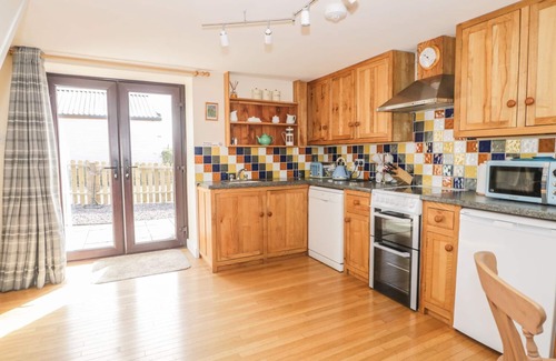 Llandysul Cabaña | Ash Cottage, NEWCASTLE EMLYN