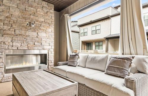 Ashburn Casa | Ashburn 4-BR Homestay Close to Dulles & METRO