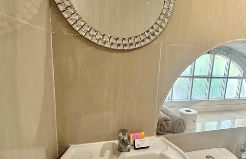 Fresnaye Cama Y Desayuno | Ashby Manor Guest House