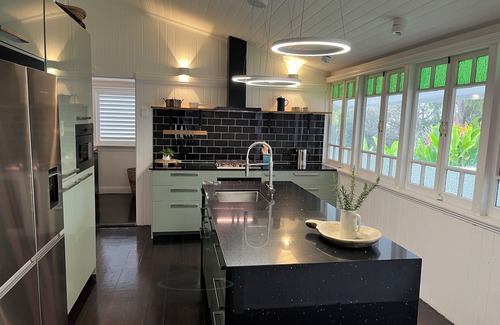 Ashgrove Casa | “Ashcroft” 3-6 Month Stay. Unique Inner City Property.