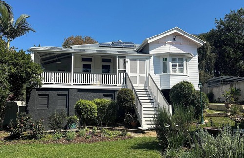 Ashgrove Casa | “Ashcroft” 3-6 Month Stay. Unique Inner City Property.