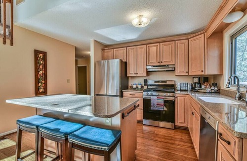 Asheville Cabina | Asheville Cabin Retreat: Hot Tub, Fireplace