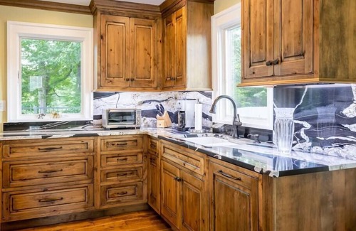 Oakley Casa | Asheville Luxury Oasis: Fire Pit & swing. Close to downtown Asheville