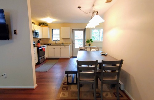 Asheville Casa | Asheville Mt Home Top-NEW Carbon Water Filter-3 mi to DT-Dogs-Firepit-River View