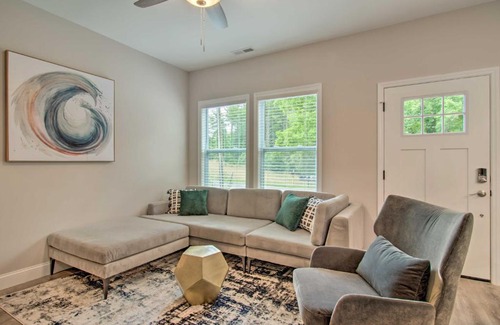 Asheville Casa | Asheville Retreat Hot Tub, Yard and Game Room!