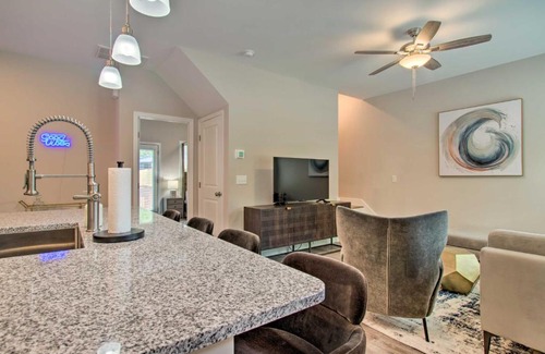 Asheville Casa | Asheville Retreat Hot Tub, Yard and Game Room!