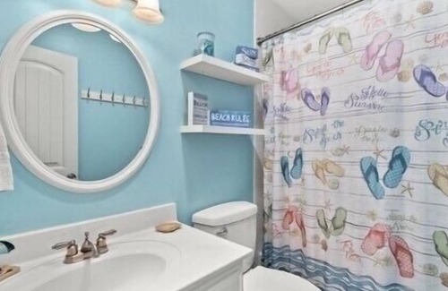Summer Breeze Condominio | Ask about “Last minute specials”! Beach house close to all of the best places!