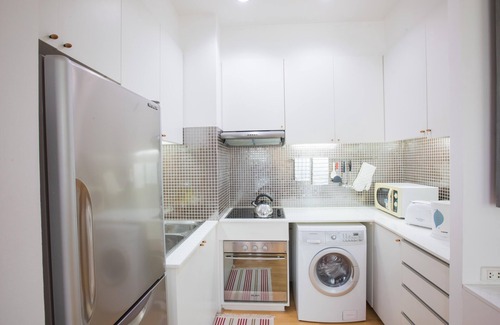 Bangkok Central Business District Condominio | Asok Terminal 21 2BR @ BTS / MRT Pool / Netflix 市中心 购物中心 (A)