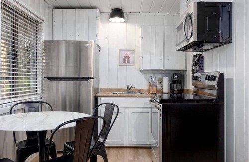Greer Cabina | Aspen Cabin 2 Summary