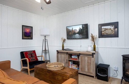 Greer Cabina | Aspen Cabin 2 Summary