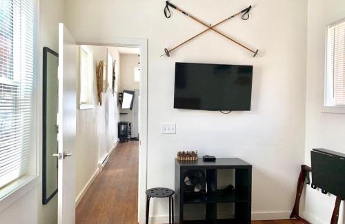 Idaho Springs Casa | Aspen Cabin at Base Camp Lodging Company