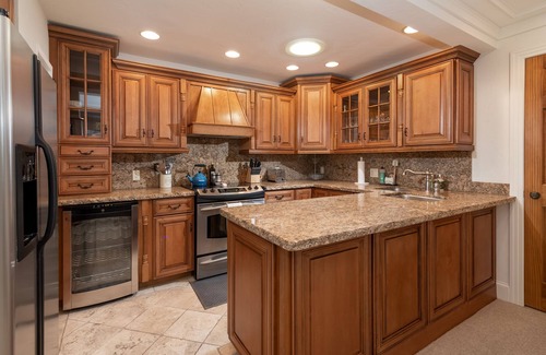 Aspen Condominio | Aspen CORE Luxe Apartment. Steps 2 Gondola Plaza, dwntwn. Hot Tub, Gym, Parking