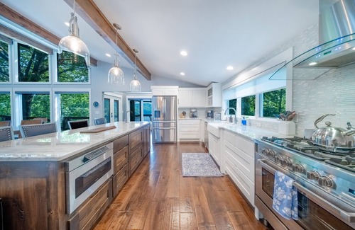 Bella Vista Casa | Aspen Falls Retreat - Lakefront