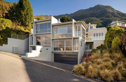 Kapiti Island Casa | Aspen Heights Villa Queenstown New Zealand