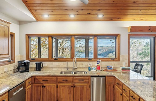 Smithville Cabina | Aspen Lodge Overlooking Center Hill Lake