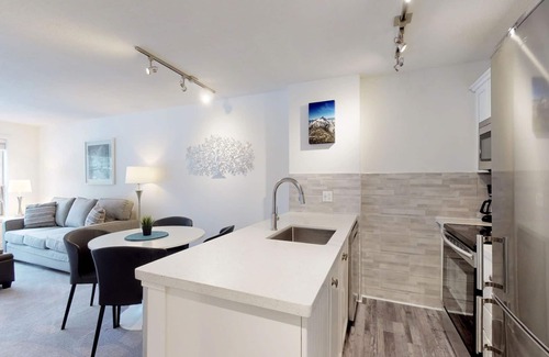 Blackcomb Condominio | ¡Ubicación privilegiada para esquiar! Piscina, jacuzzis, barbacoa, capacidad para 4 (335)