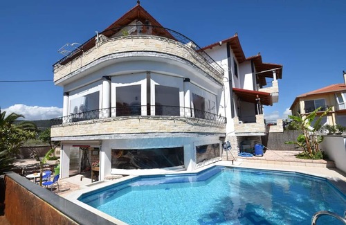 Ammoudia Casa | Aspri Villa vacation home, only 300 m to the beach