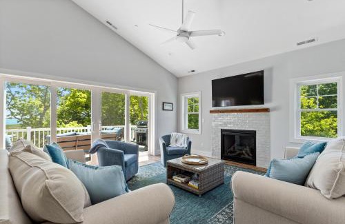 Berlin Casa | Assateague Holiday House 4BR luxury home with Assateague views and only 5 min drive to the island!