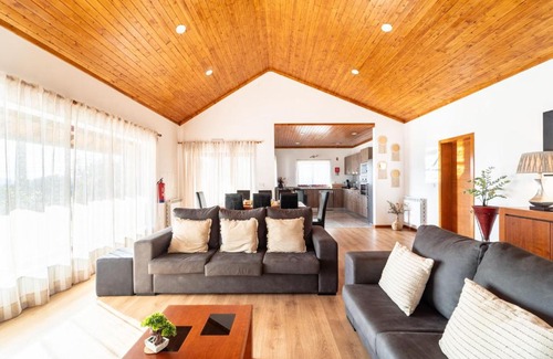 Terras de Bouro Casa | Assento do Cávado by House and People