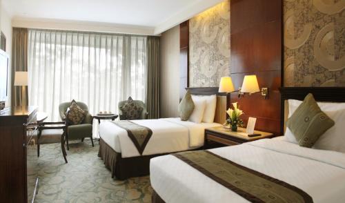Cipaganti Hotel | Aston Tropicana Hotel Bandung