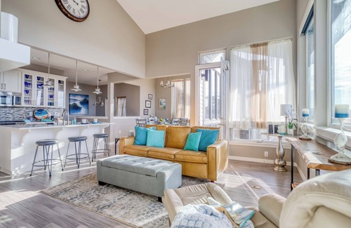 Oregon Coast Casa | Astonishing River, Ocean Views including Haystack Rock in Pacific City, Clubhous