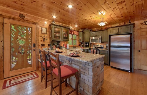 Gatlinburg - Pigeon Forge Cabina | Posh Dream Cabin! ¡HUMO EN SU PATIO! 5 minutos de la ciudad! Servicios cargados!