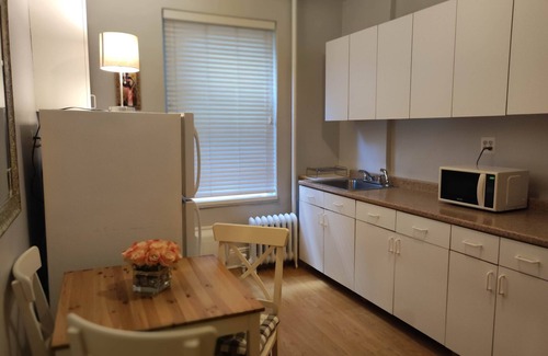 Queens Apartamento | Astoria Gem. Remarkable Value. Unbeatable location.