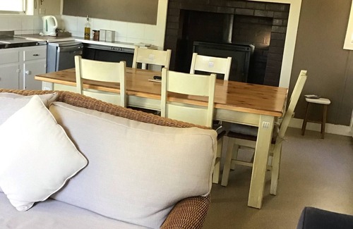 Pomonal Casa | Astoria Park Cottage - 500 acres sheep, kangaroos, walabies, birdlife, views.