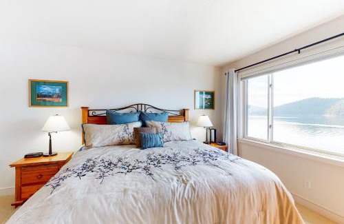 Coeur d'Alene Apartamento | Astounding Arrow Point (F-101)