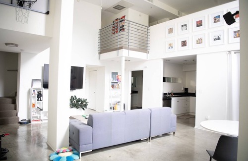 Florence-Graham Apartamento | Astounding Urban DTLA Loft\10 min from CRYPTO.COM ARENA