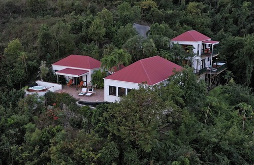Estate Calabash Boom Villa | ASTRAL VILLA ultra private, stunning views, starry nights, saltwater pool, more!