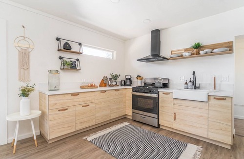Twentynine Palms Casa | ❤ASTRO❤SUNSETS❤HOT TUB+SOAKING TUB❤10 MIN TO JTNP
