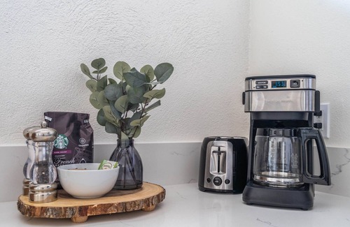 Twentynine Palms Casa | ❤ASTRO❤SUNSETS❤HOT TUB+SOAKING TUB❤10 MIN TO JTNP