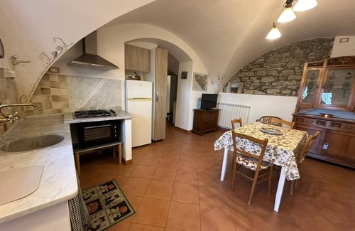 Arcola Apartamento | At 30 minutes from 5 Terre apartment with garden at 150 meters Slm