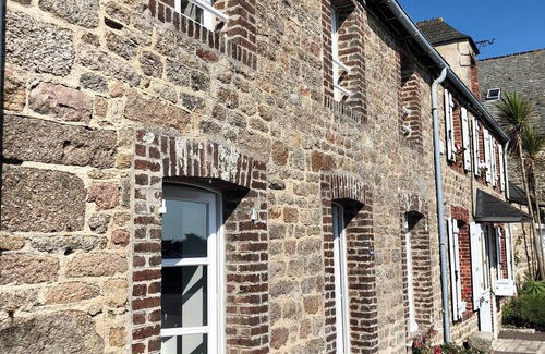 Barfleur Casa | At 44 Quai Henri Chardon