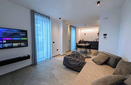 Riva del Garda Apartamento | At 5 min from the center Three-room apartment with large balcony and swimming pool