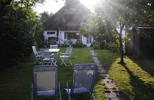 Schwabstedt Casa | En casa entre los mares - pareja de artistas alquiló su casa de verano.