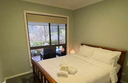 Marysville Casa | “At Home On Falls”