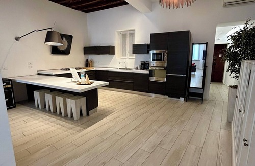 Pavia Apartamento | At Lamu's house - elegance in Victory Square (historic center)
