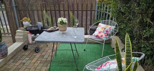 Jeffreys Bay Apartamento | At lilac, Jeffreys Bay, cottage for 2