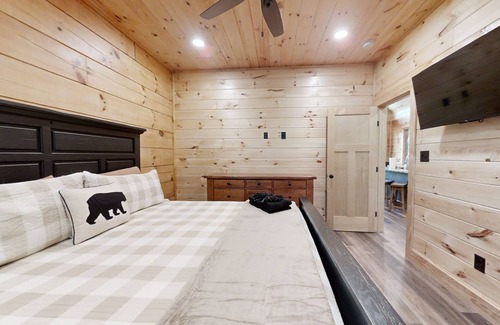 Wears Valley Cabina | At Park's Edge (3-Bedroom Cabin) with Mountain view by RedAwning