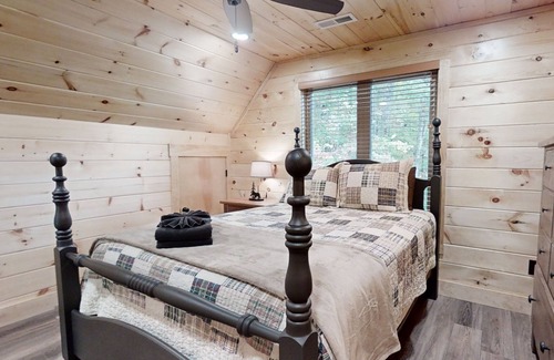 Wears Valley Cabina | At Park's Edge (3-Bedroom Cabin) with Mountain view by RedAwning