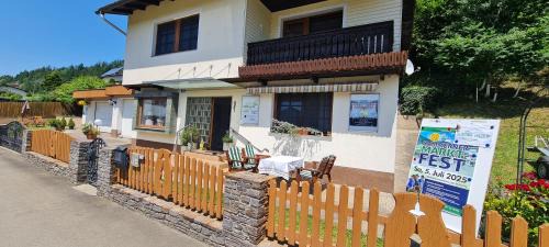 Sankt Michael in Obersteiermark Apartamento | aNNa s Cozy Home with Private Forest, Canopy Terrace & Parking, near Red Bull Ring