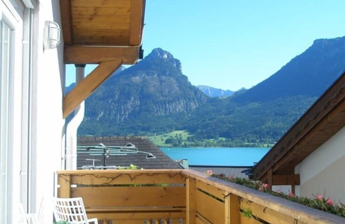 Sankt Wolfgang im Salzkammergut Apartamento | Modern 3- Bedroom Penthouse in the Centre of St Wolfgang