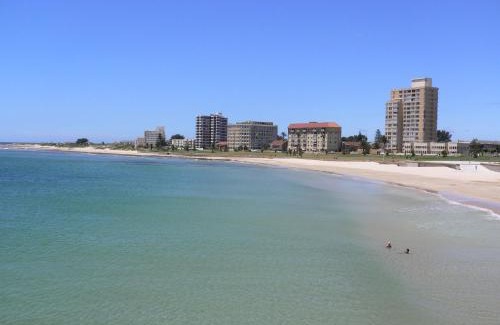 Pollok Beach Casa | At Sta-Plus Guest House