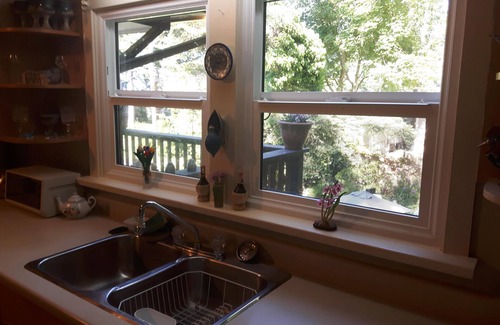 Comox Casa | ¡En la playa, en un Heritage Home, no tiene precio!