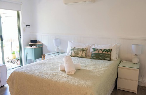 Point Lookout Apartamento | At the Beach - Modern Studio Steps from the Beach!