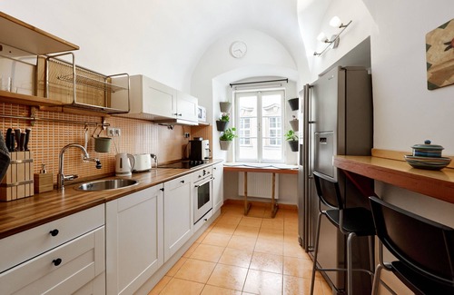 Hradcany Apartamento | At the Blue Lion - Apartment for 7 Guests - Parking Assistance