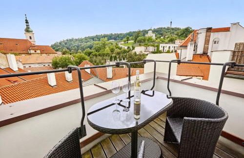Mala Strana Apartamento | At the Blue Lion & Parking Assistance