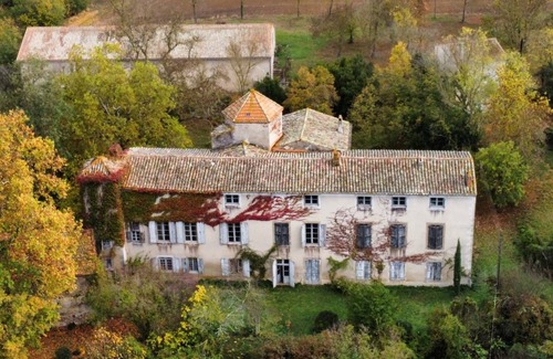 Pieusse Casa | ENTRE EL RÍO CATHAR Y LA PISCINA: CASTILLO DE LA FAMILIA AUTÉNTICA, CHIC Y BOHEME